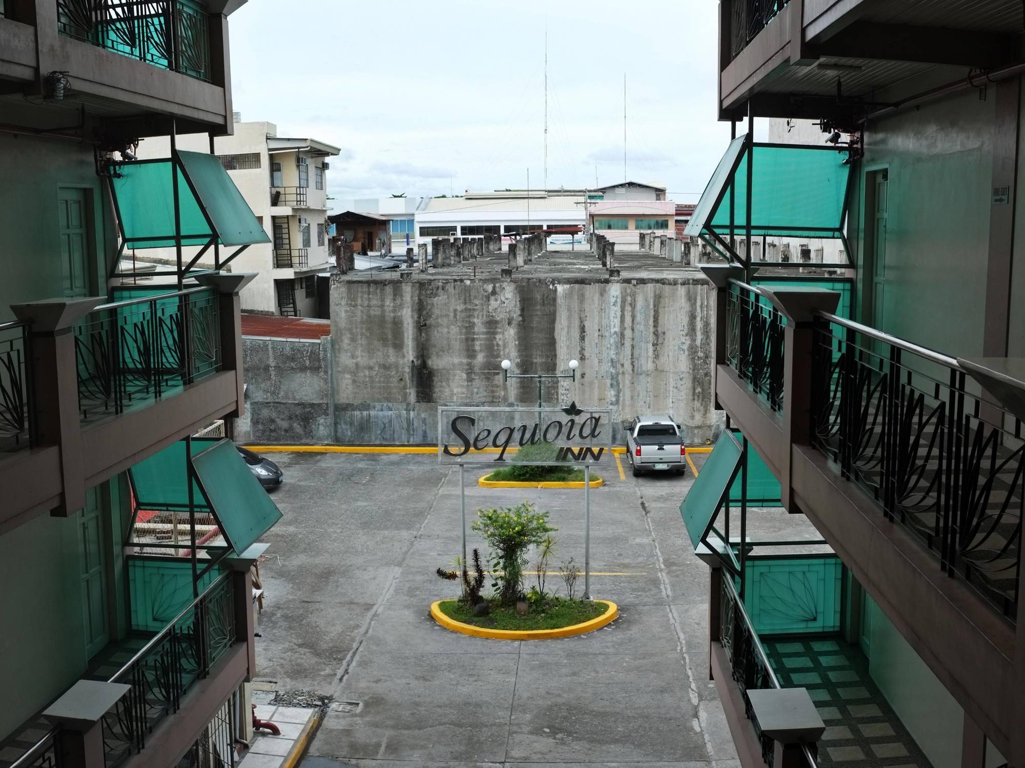 Sequoia Inn Davao Екстер'єр фото