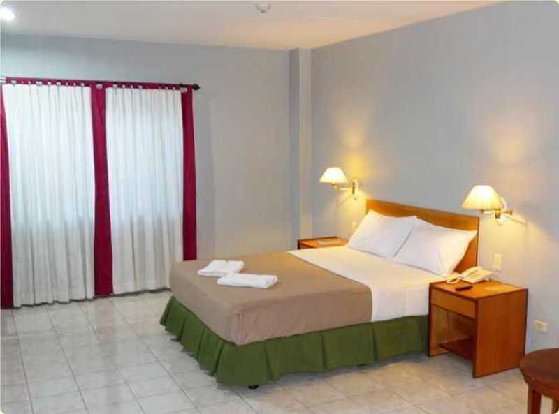 Sequoia Inn Davao Екстер'єр фото