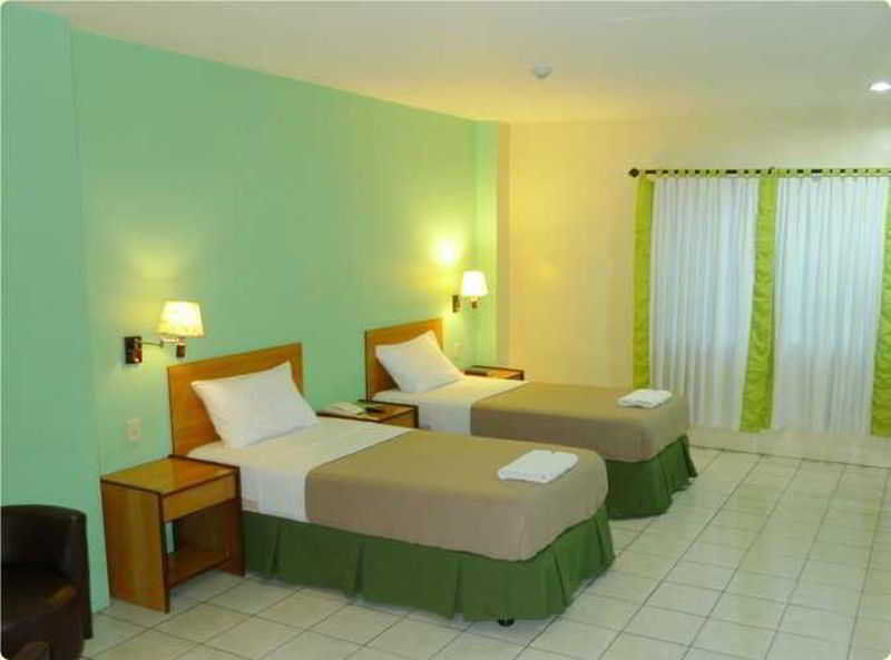 Sequoia Inn Davao Екстер'єр фото