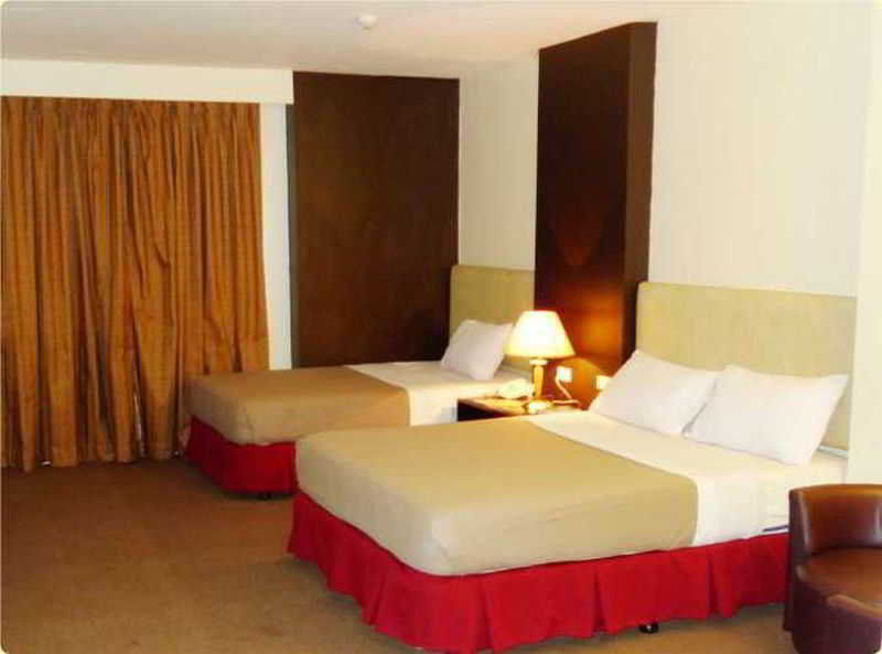 Sequoia Inn Davao Екстер'єр фото