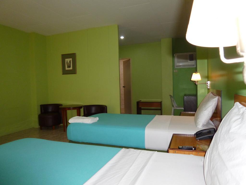 Sequoia Inn Davao Номер фото