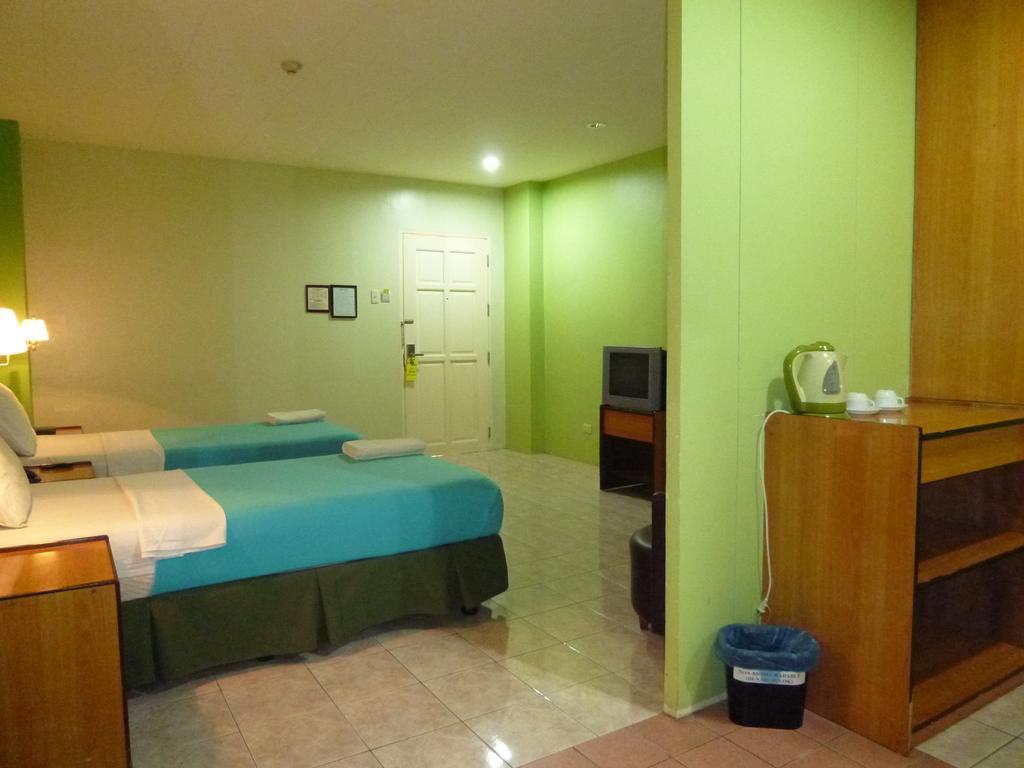 Sequoia Inn Davao Номер фото